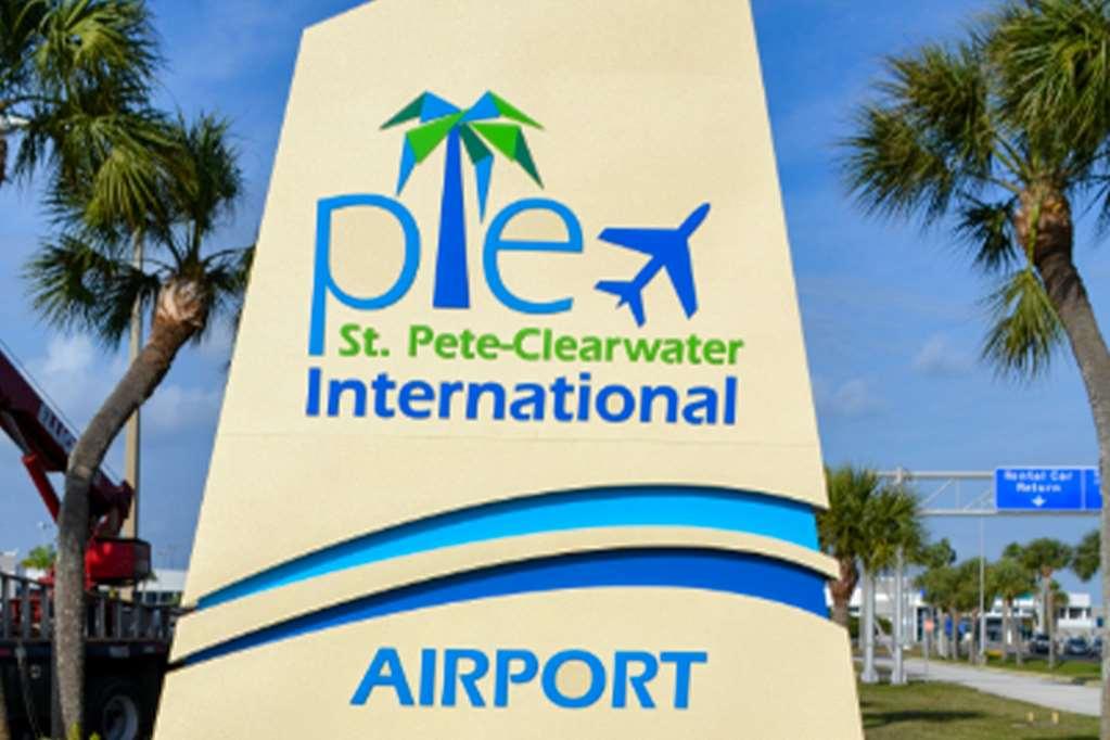 Comfort Inn & Suites St Pete - Clearwater International Airport Екстериор снимка