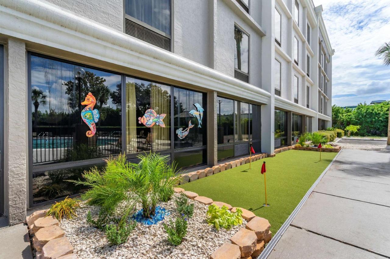 Comfort Inn & Suites St Pete - Clearwater International Airport Екстериор снимка