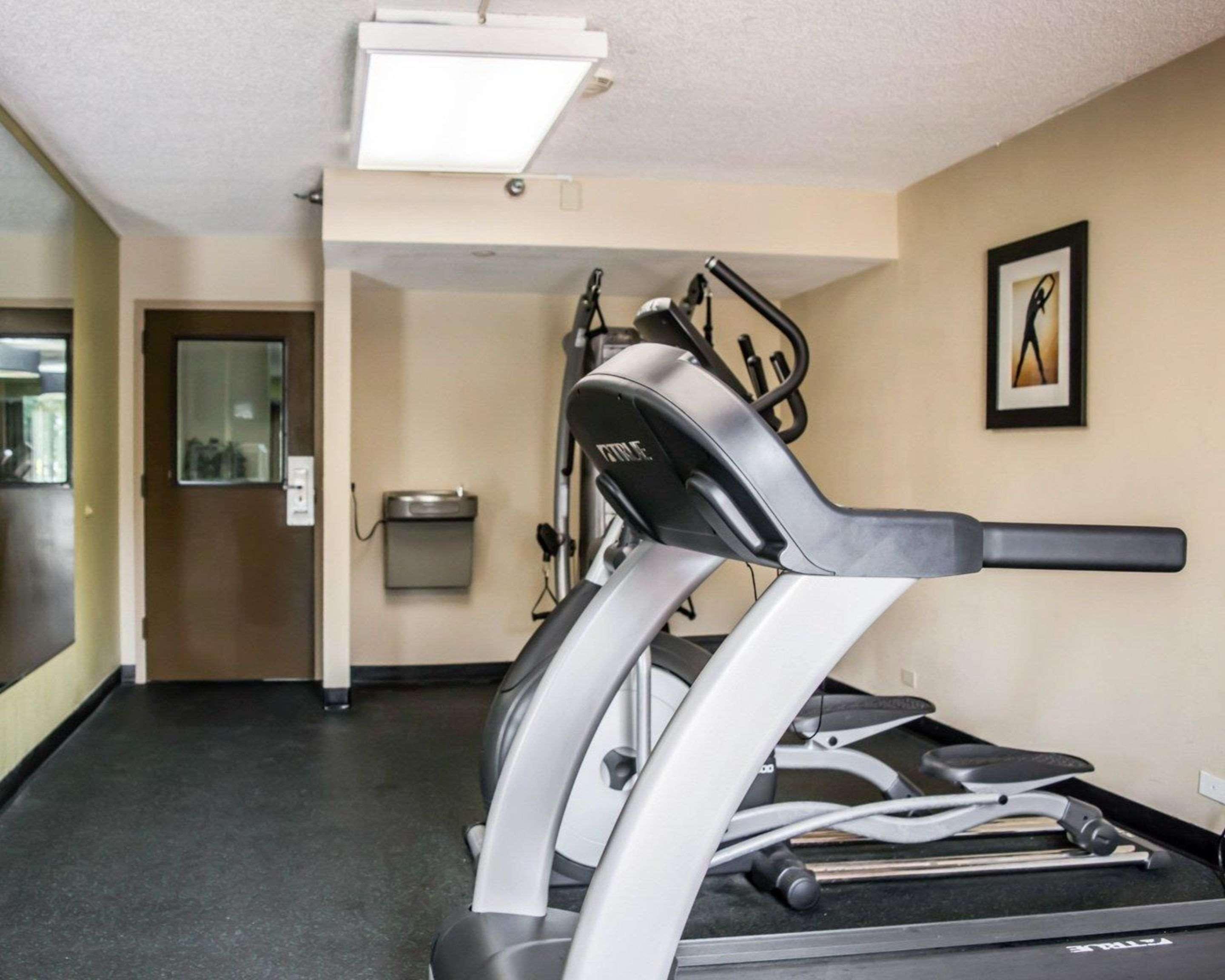 Comfort Inn & Suites St Pete - Clearwater International Airport Екстериор снимка