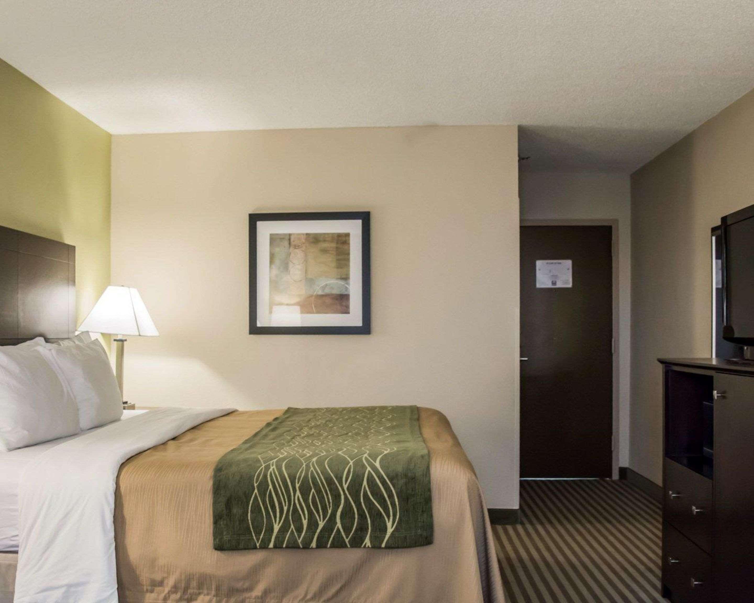 Comfort Inn & Suites St Pete - Clearwater International Airport Екстериор снимка