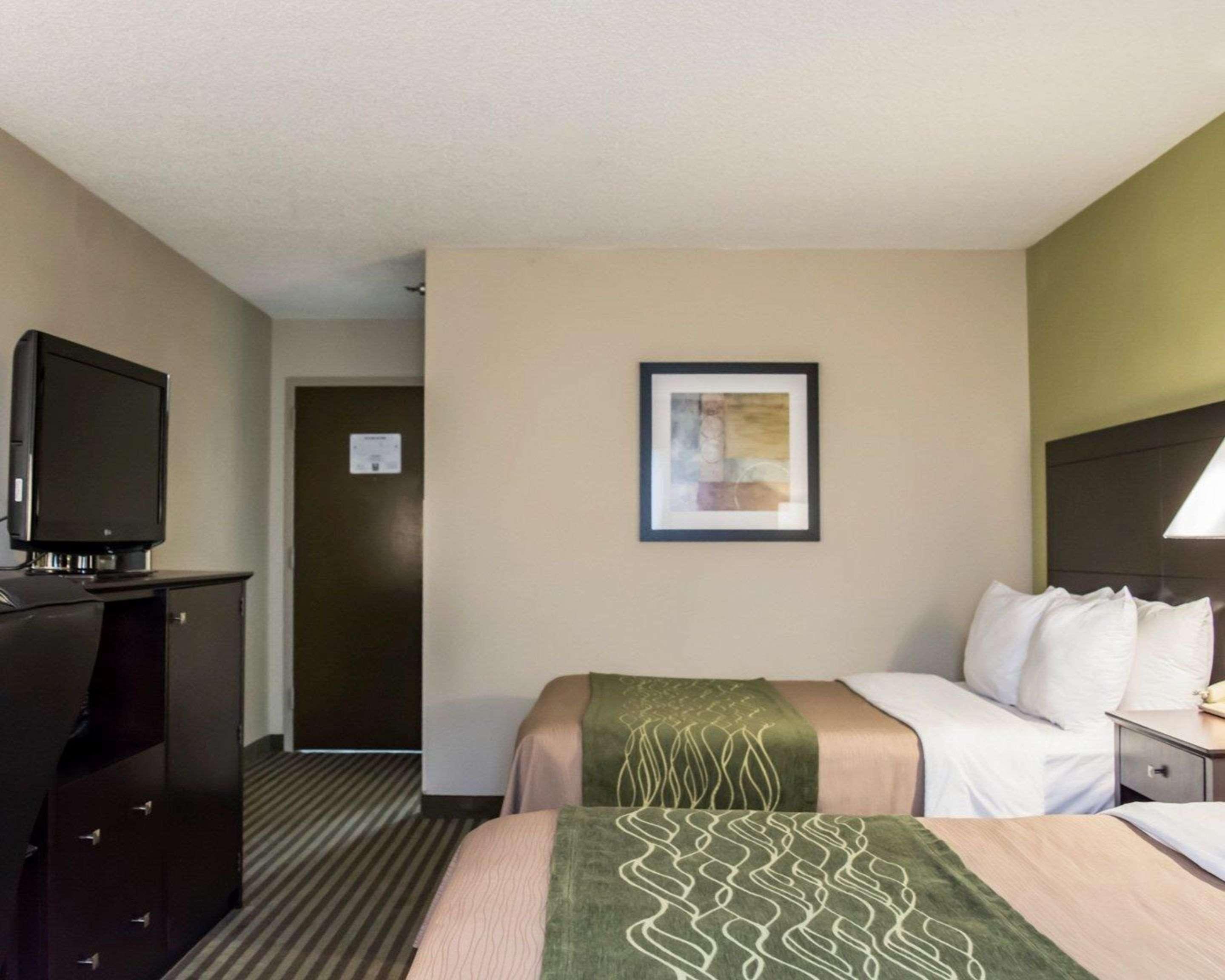 Comfort Inn & Suites St Pete - Clearwater International Airport Екстериор снимка